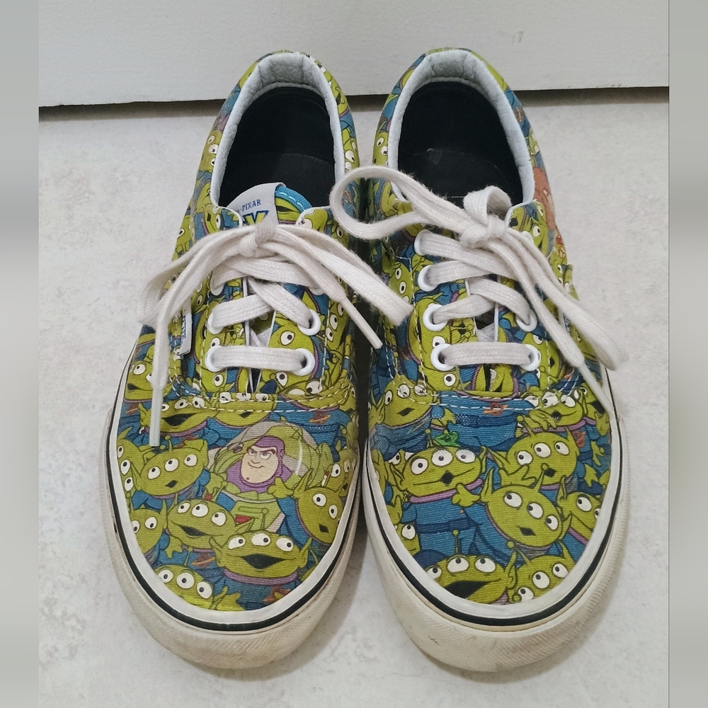 Vans X Toy Story Aliens Skate Shoe Glow In Dark Pizza Planet womens 5